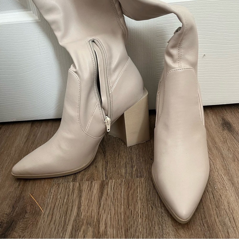 Steve Madden Tanzee Boots in Bone size 9